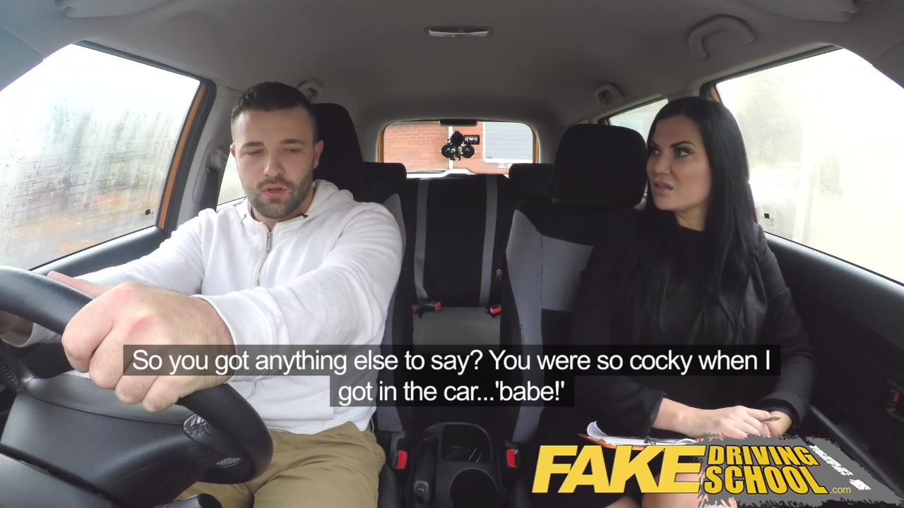 Fake Driving School - Jasmine Jae totál meztelenre vetkőzik